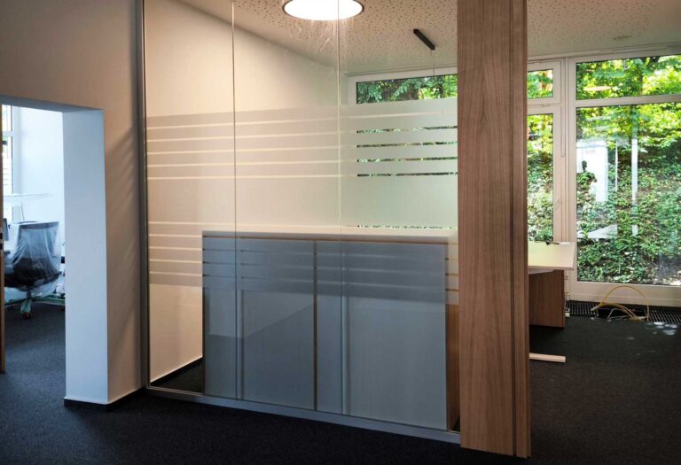 Sichtschutz in den Innenräumen der Volksbank Trier