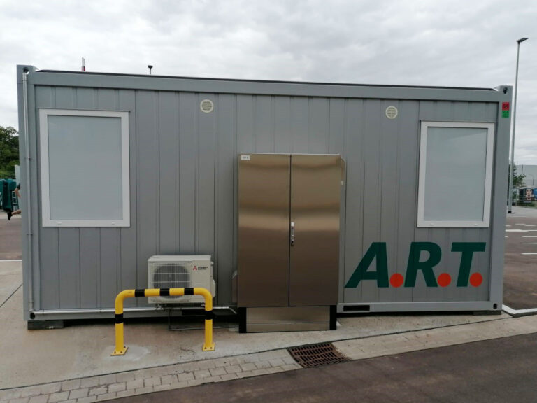 Beschriftung eines Containers A.R.T.