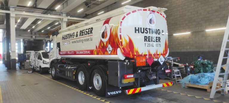Fahrzeugbeschriftung LKW Öl Husting & Reiser