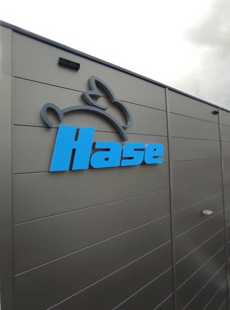 Leuchtwerbung Hase