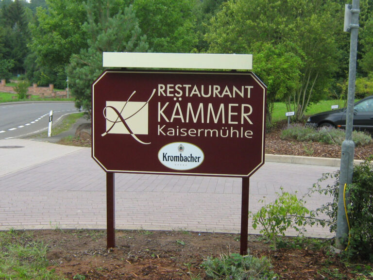 Schildanlage Restaurant Kämmer Kaisermühle