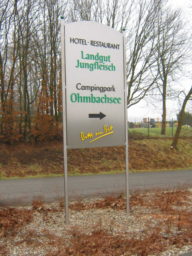 Schildanlage Landgut Jungfleisch am Camping Ohmbachsee