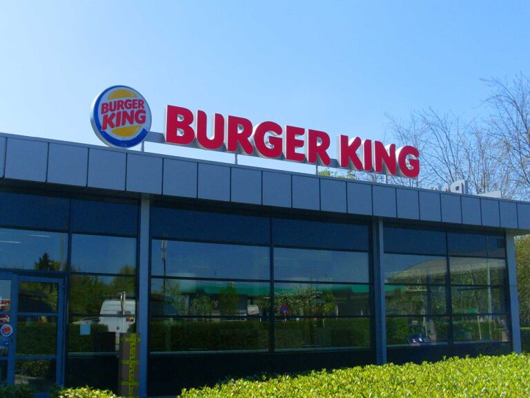 Dach-Leuchtwerbung für Burger King