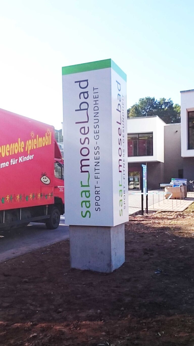Kleine mehrseitige Pylone für das Saar-Mosel-Bad