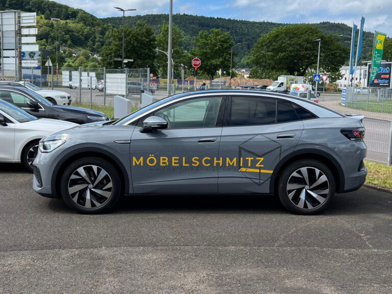 PKW-Fahrzeugbeschriftung Möbelschmitz