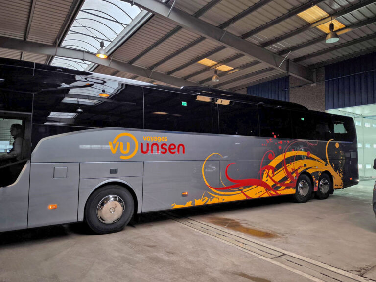 Busbeschriftung Voyages Unsen