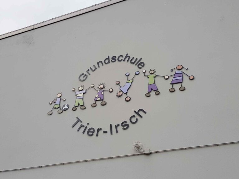 Fräsbuchstaben Grundschule Tier-Irsch