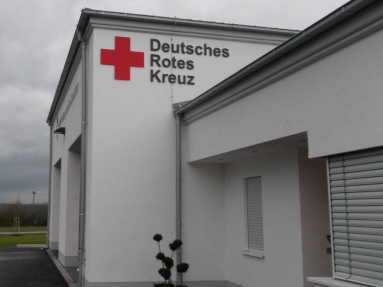 Fräsbuchstaben DRK