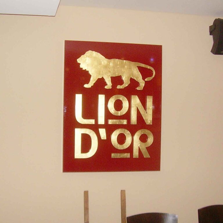 Fräsbuchstaben Lion d'Or