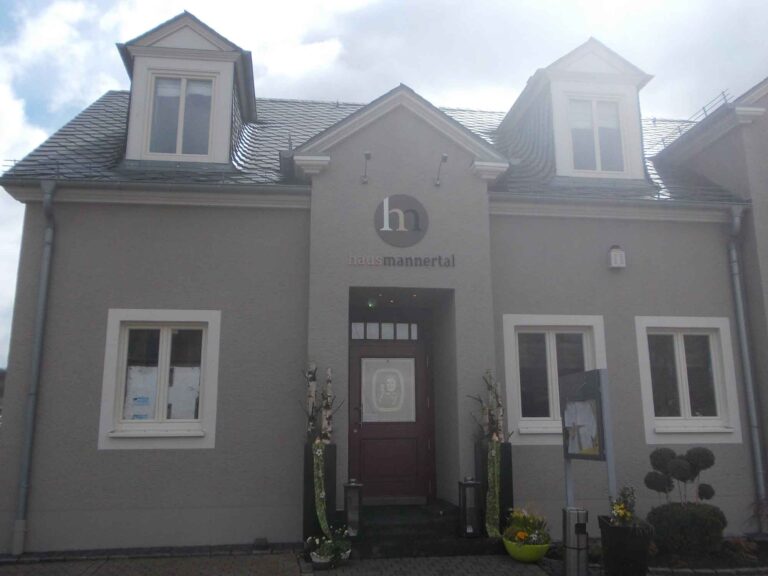 Fräsbuchstaben Haus Mannertal