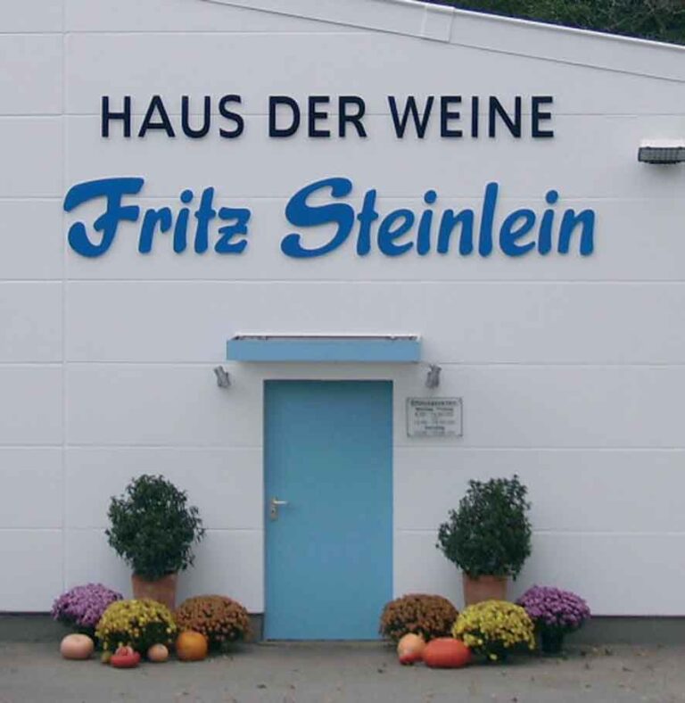 Fräsbuchstaben Haus der Weine Steinlein
